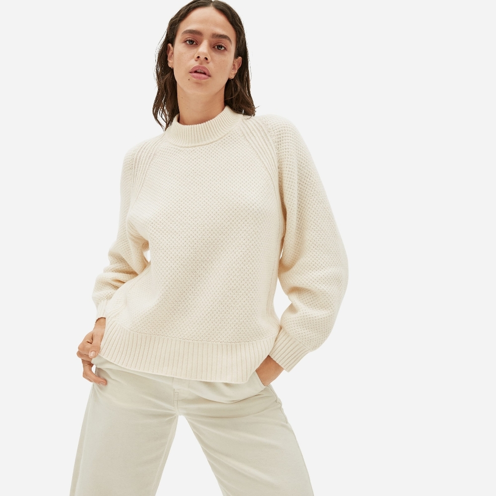 Everlane Stroopwafel Oversized Cashmere Crew in Bone Ivory, size Medium!